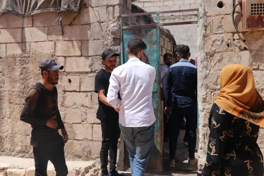 Visitan a las familias de los mártires durante el segundo día de Eid al-Adha