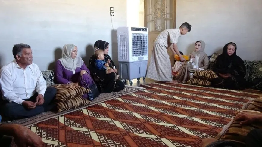 Visitan a las familias de los mártires durante el segundo día de Eid al-Adha