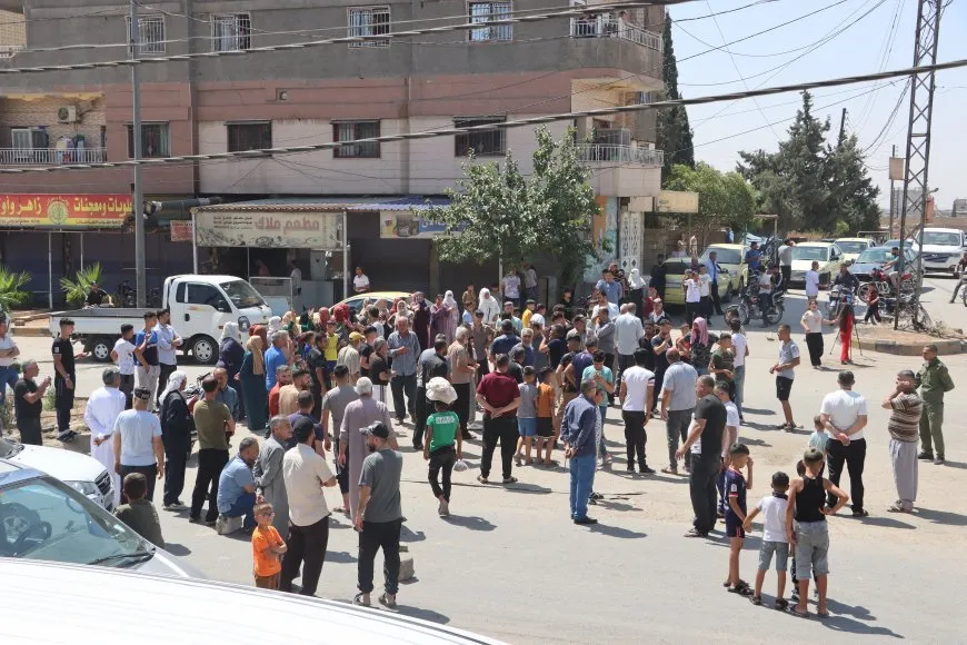 Los residentes de Qamishlo exigen una solución al problema del agua