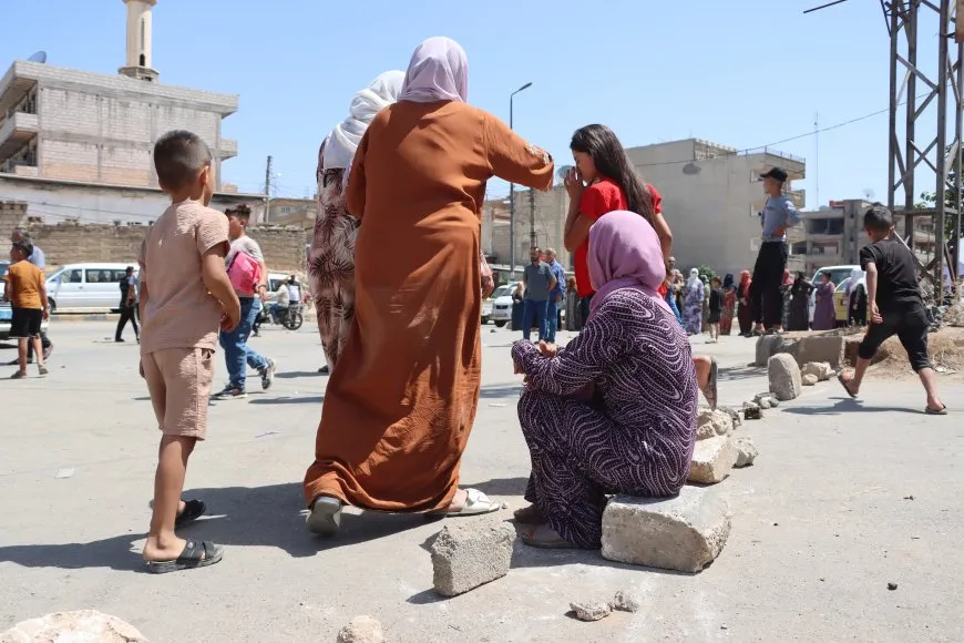 Los residentes de Qamishlo exigen una solución al problema del agua