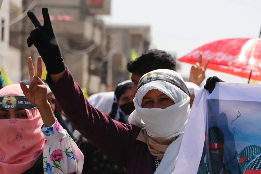 "El líder Ocalan es una brújula de la verdad", aseguran manifestantes en Hasaka