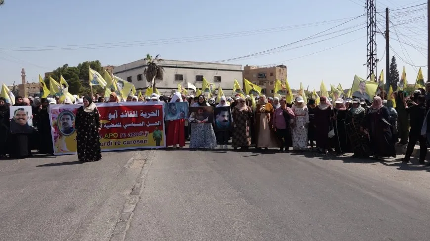 Manifestantes exigen libertad física del líder Ocalan en Tabqa