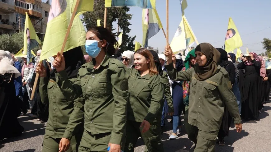 Manifestantes exigen libertad física del líder Ocalan en Tabqa