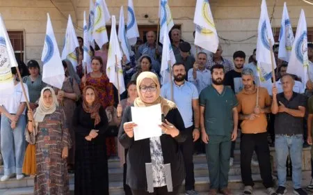 La gente de Dirbesiye afirma su apoyo a la gente del sur del Kurdistán