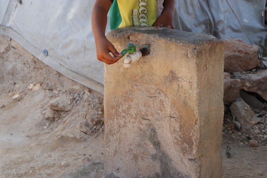 El corte de agua por parte de UNICEF exacerba el sufrimiento de los desplazados internos en Shahba