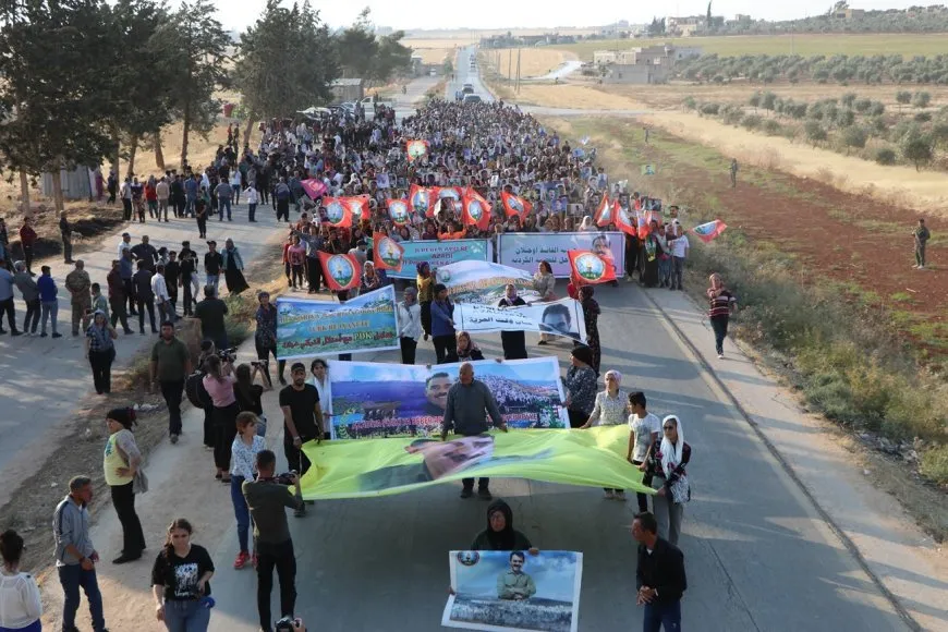 Desplazados internos de Afrin: La libertad física del líder Ocalan es nuestra prioridad