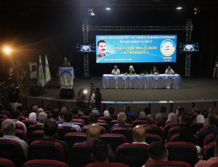 Empieza la conferencia sobre el impacto del aislamiento en la salud del líder Oc...