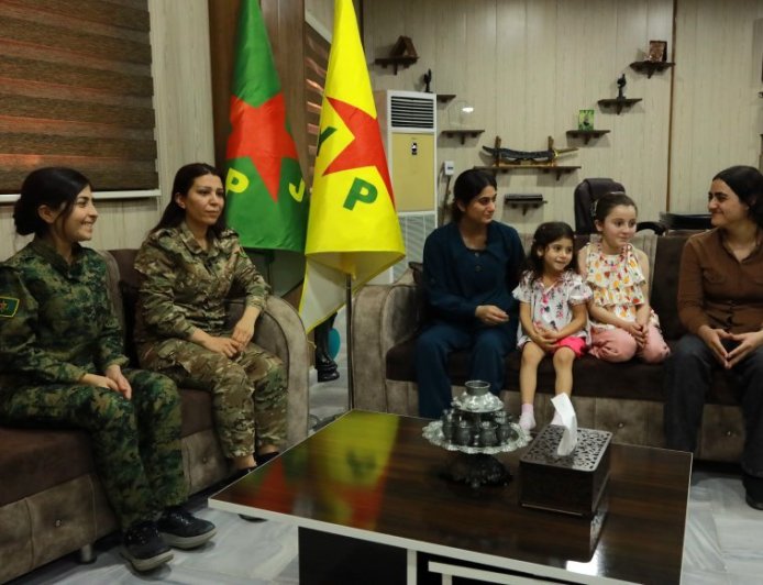 as YPJ anuncian el rescate de dos niñas y dos jóvenes yazidíes