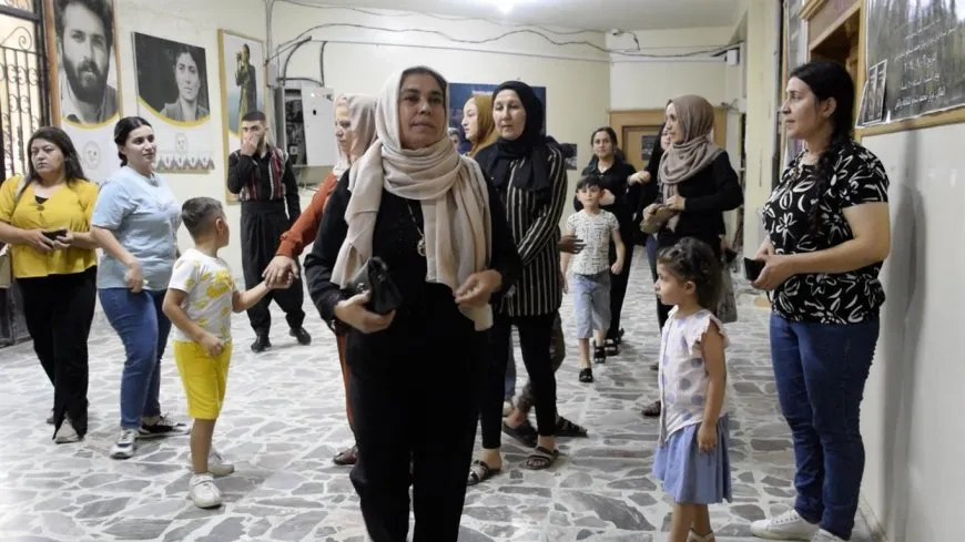 El documental La Promesa de los Tres Mártires se proyecta en Qamishlo