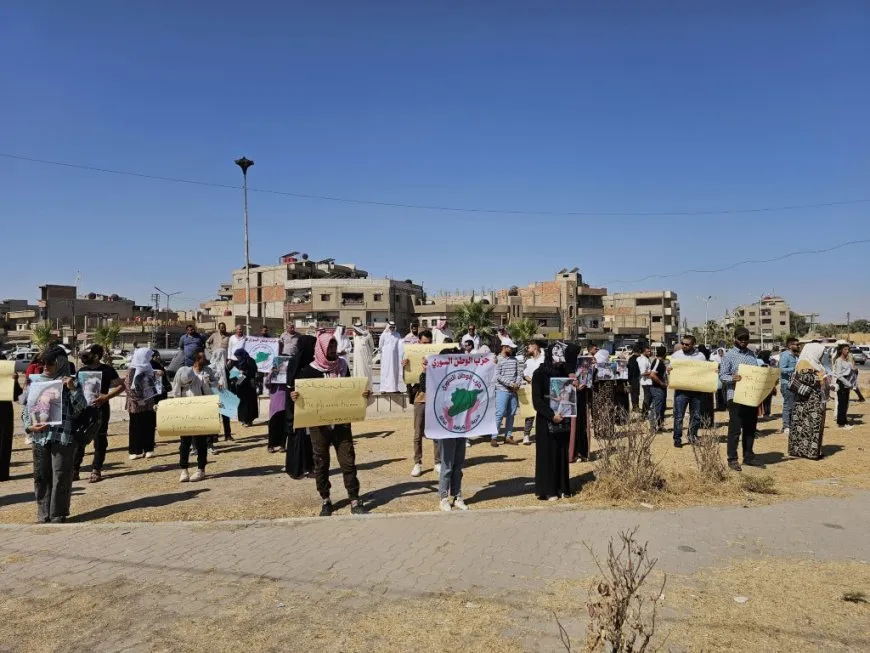 Los habitantes de Hasaka condenan la masacre llevada a cabo por el gobierno de Damasco en Deir ez-Zor