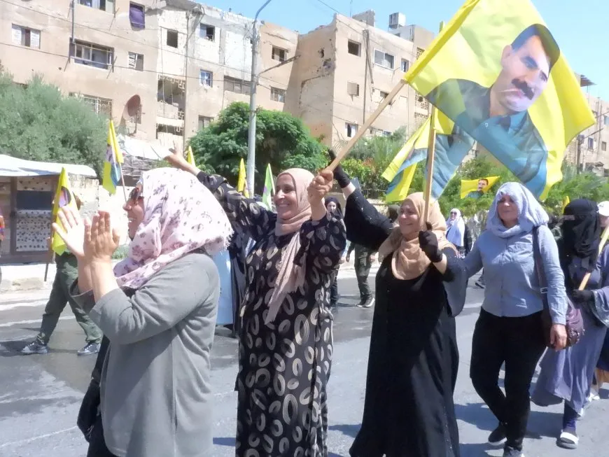 Las mujeres en el cantón de Tabqa protestan contra el aislamiento