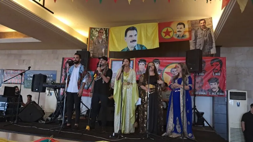 Los kurdos y sus amigos en el Líbano celebran el 15 de agosto