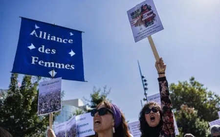 Cientos de personas se manifiestan en Francia en apoyo del levantamiento de "Jin, Jiyan, Azadî"