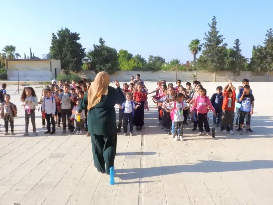 Las escuelas en la región norte y este de Siria abren sus puertas