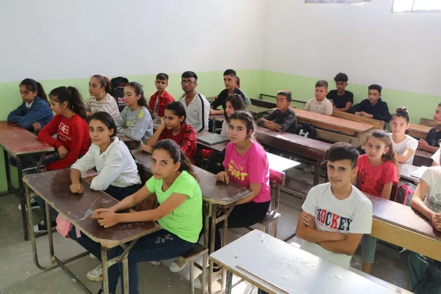 Las escuelas en la región norte y este de Siria abren sus puertas