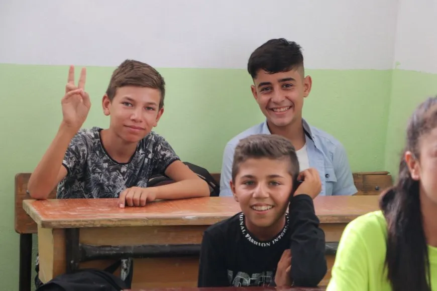 Las escuelas en la región norte y este de Siria abren sus puertas