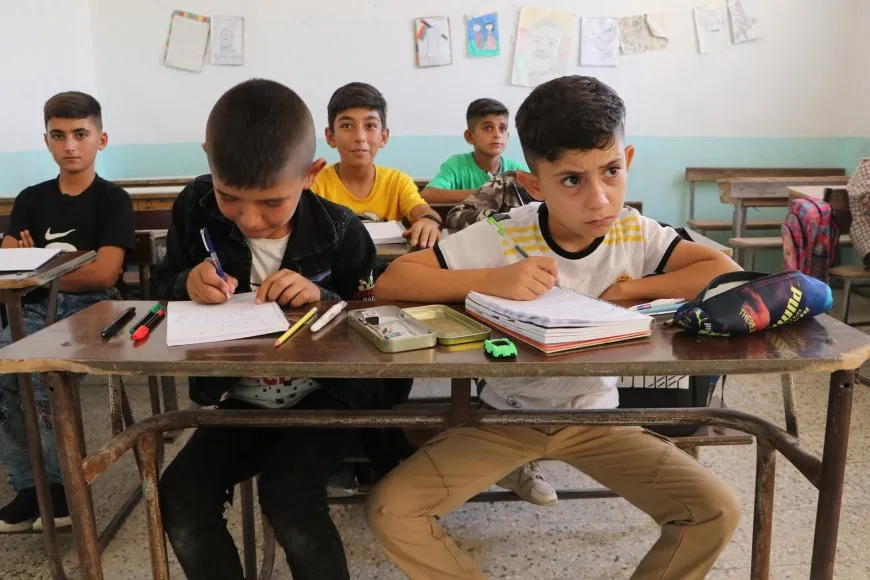 Las escuelas en la región norte y este de Siria abren sus puertas