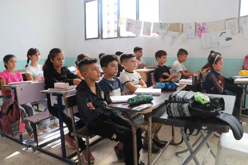 Las escuelas en la región norte y este de Siria abren sus puertas