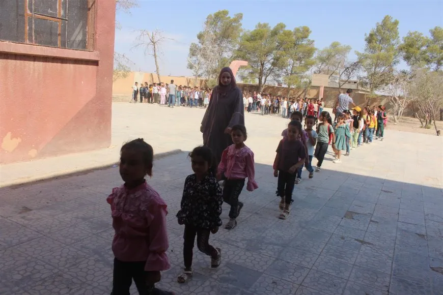 Las escuelas en la región norte y este de Siria abren sus puertas