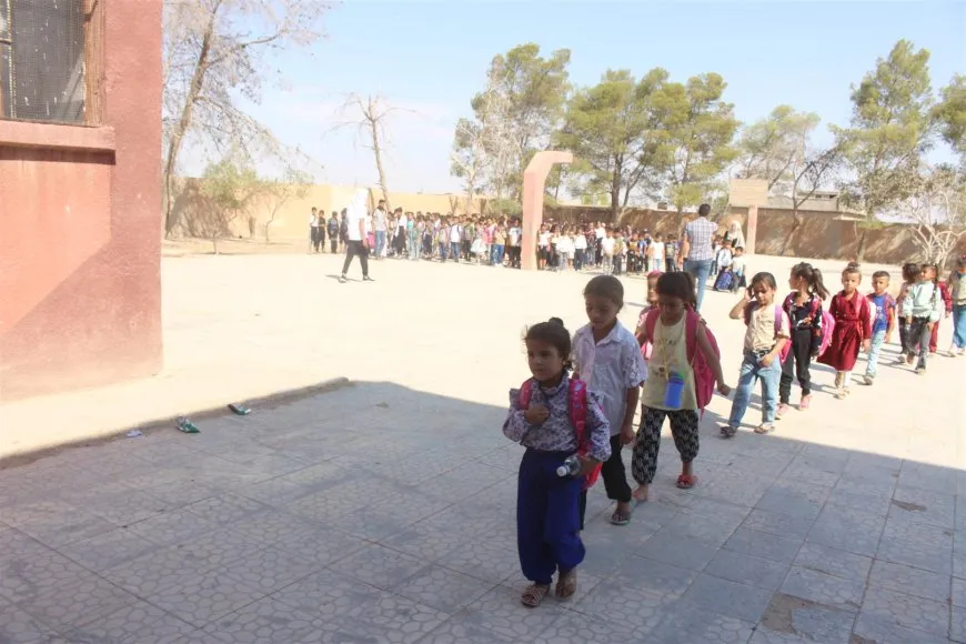 Las escuelas en la región norte y este de Siria abren sus puertas