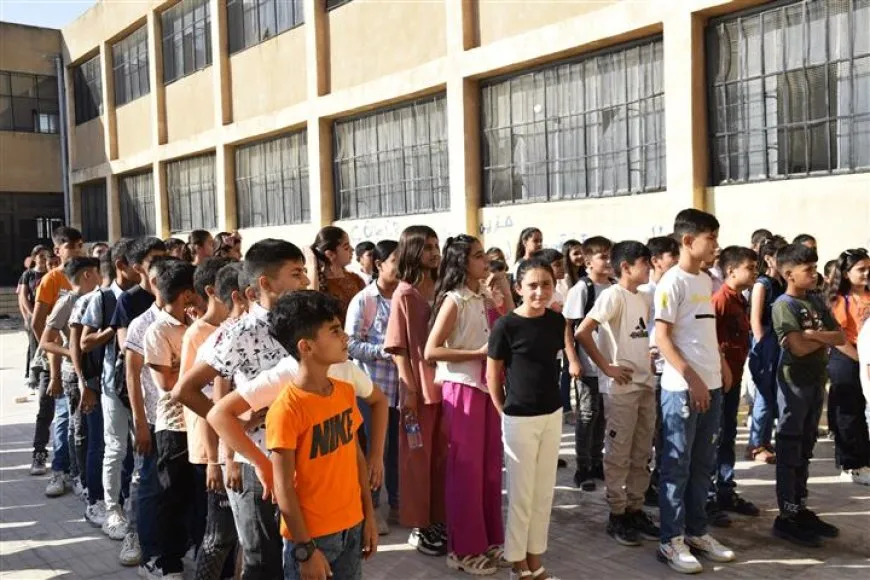 Las escuelas en la región norte y este de Siria abren sus puertas