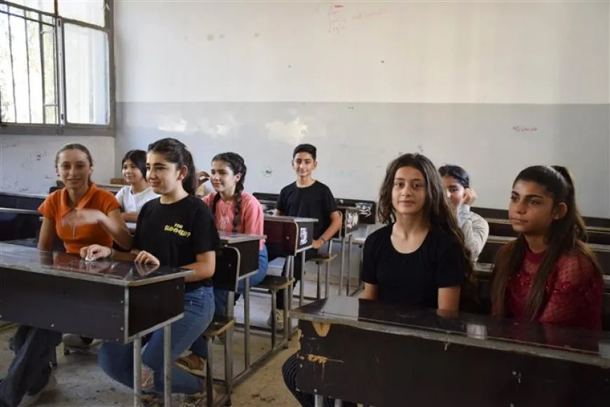 Las escuelas en la región norte y este de Siria abren sus puertas