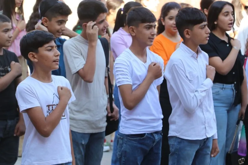 Las escuelas en la región norte y este de Siria abren sus puertas