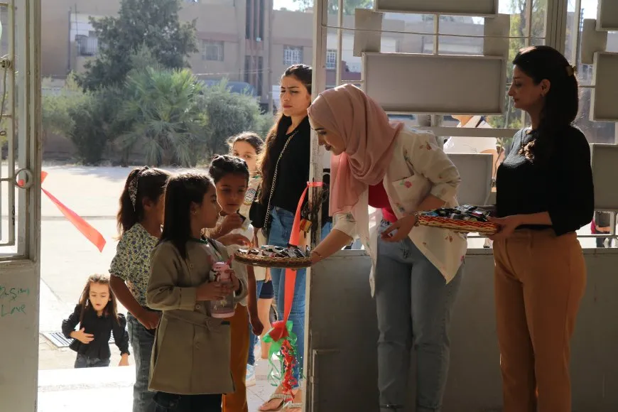 Las escuelas en la región norte y este de Siria abren sus puertas