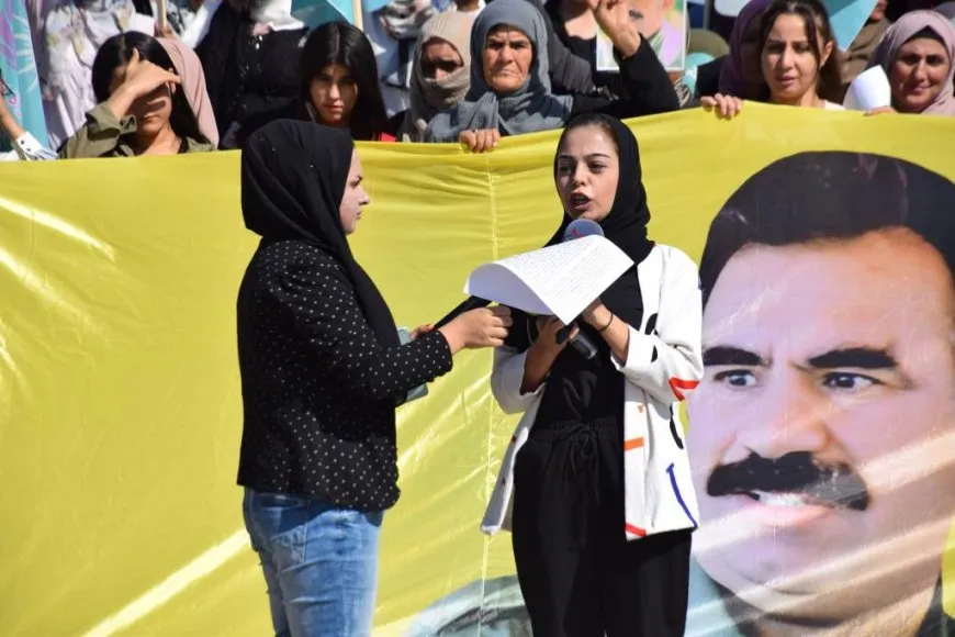 Marcha contra la conspiración internacional en el cantón de Raqqa