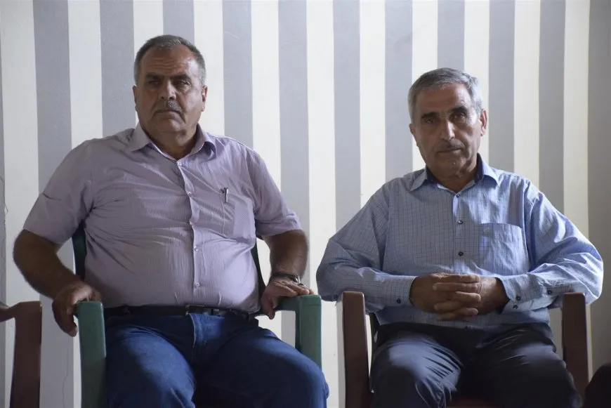 Los representantes de la Iniciativa por la Libertad del Líder Abdullah Ocalan se reúnen con los residentes de Dirbêsiyê