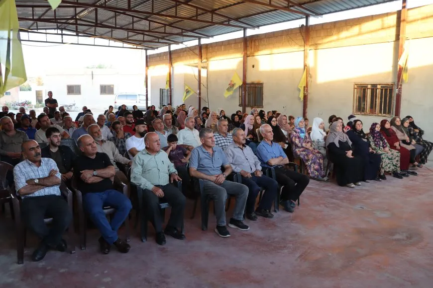 Los residentes de Qamishlo celebran reuniones sobre la conspiración internacional