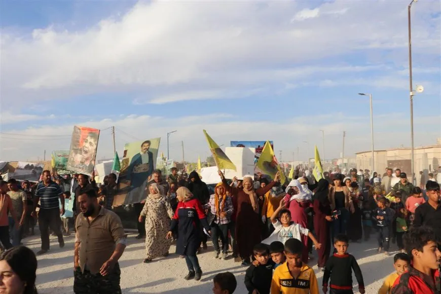 Los desplazados internos de Serêkaniyê protestan contra la ocupación
