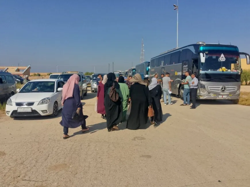 Los residentes de Deir ez-Zor y Tabqa se dirigen a Raqqa para manifestarse