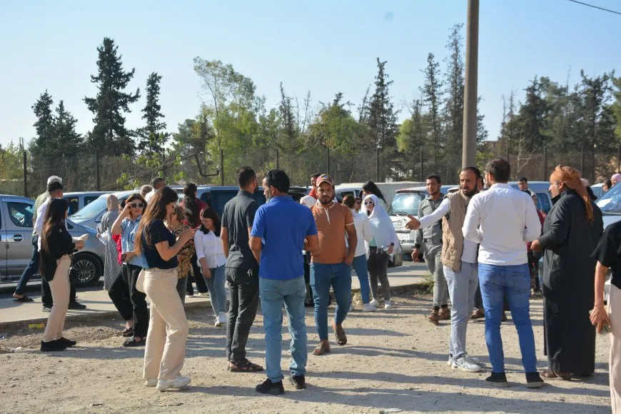 La gente de la provincia de Al-Jazeera acude en masa para participar en dos marchas