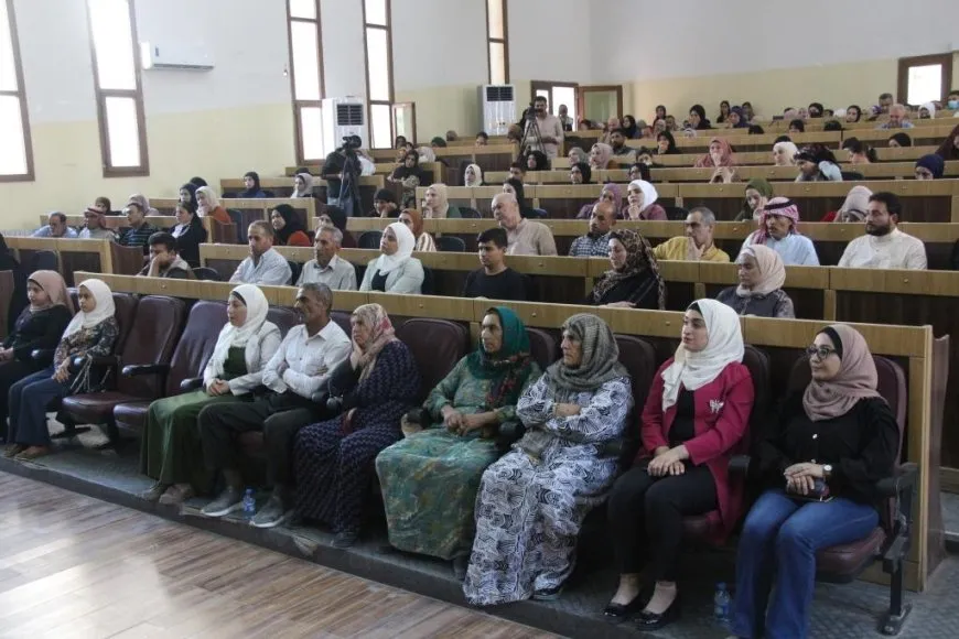 Los habitantes del cantón de Manbij honran la memoria de la mártir Hevrîn Xelef