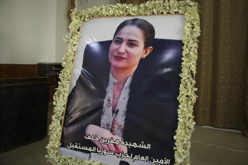 Los habitantes del cantón de Manbij honran la memoria de la mártir Hevrîn Xelef
