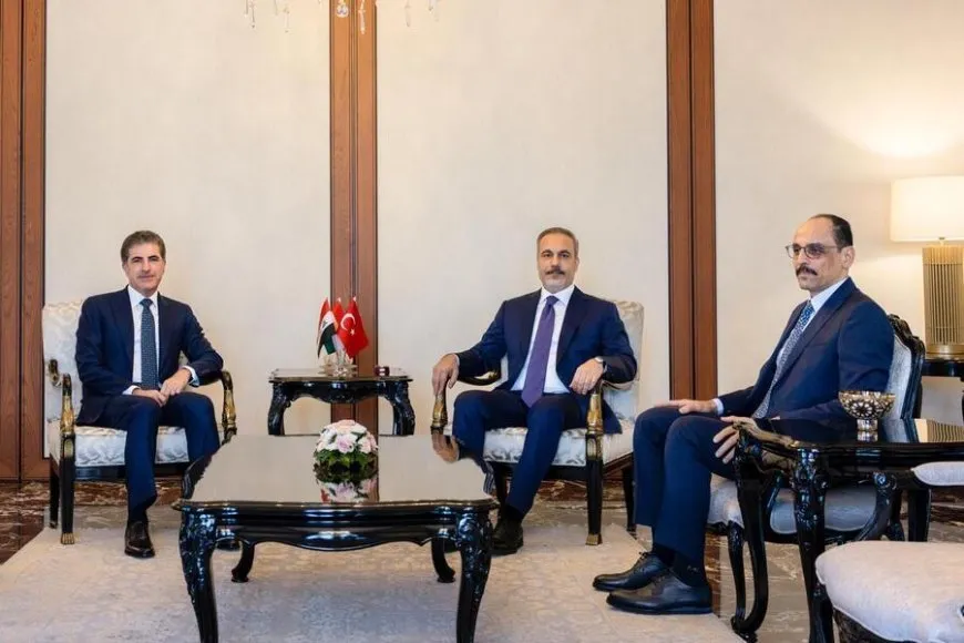 Barzani se reúne con el FM turco y Kalin antes de las elecciones parlamentarias