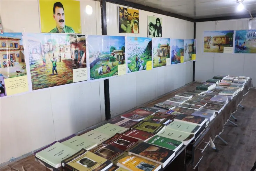 Comienza en Hasaka la exposición de fotografías y libros del líder Abdullah Ocalan