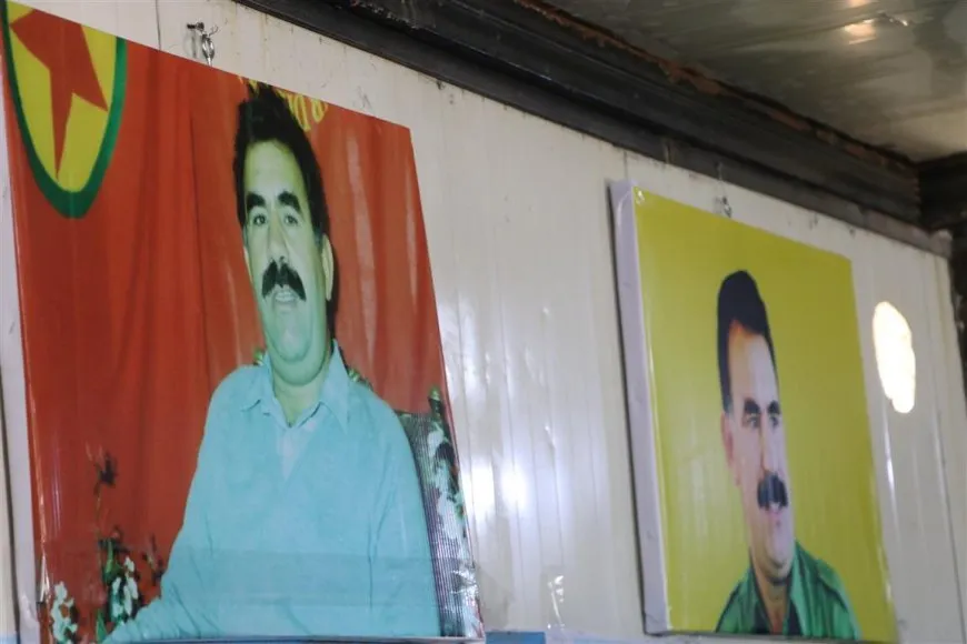 Comienza en Hasaka la exposición de fotografías y libros del líder Abdullah Ocalan