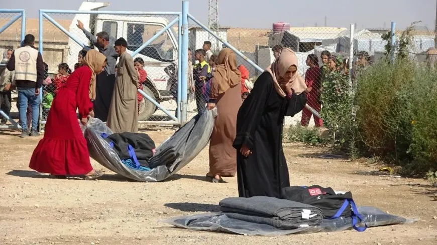 Distribuyen artículos de primera necesidad a los refugiados