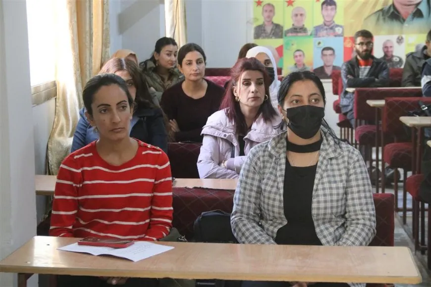 Kongra Star celebra un seminario sobre la lucha contra la violencia contra las mujeres en Amûdê
