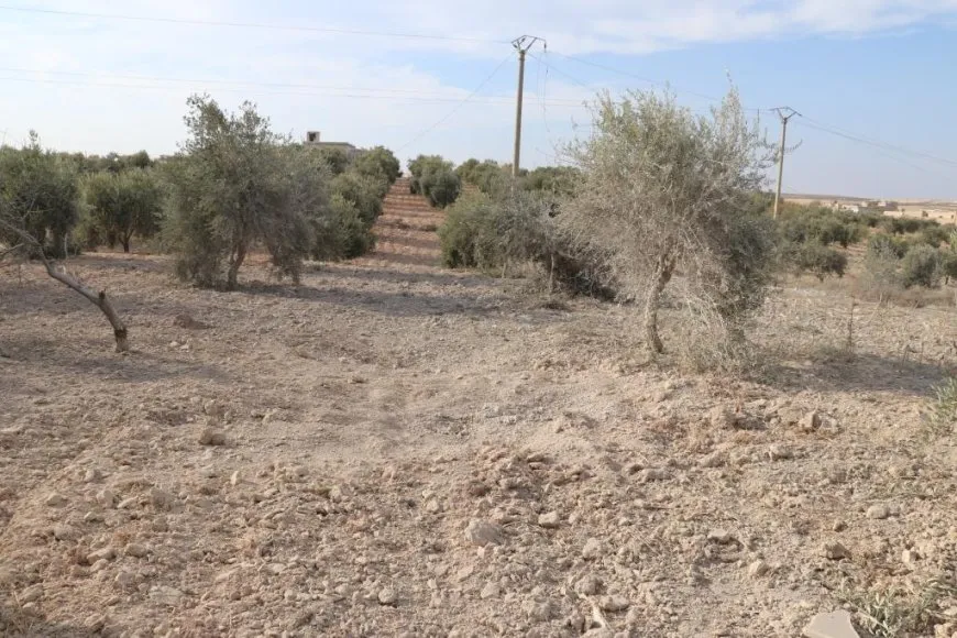 Los residentes de Aoun Al-Datat se aferran a sus hogares a pesar de la intensidad de los ataques