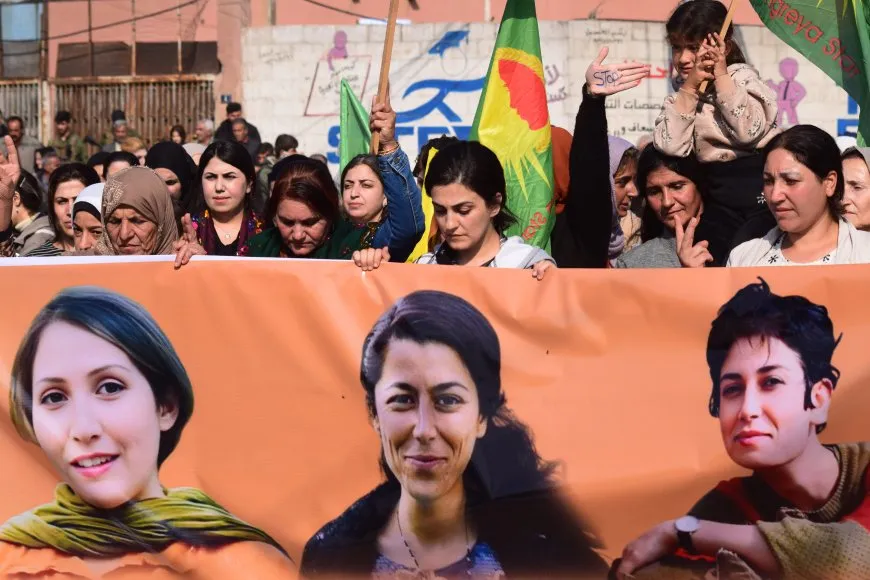 Miles de personas se manifiestan en apoyo a Werîşe Mûradî