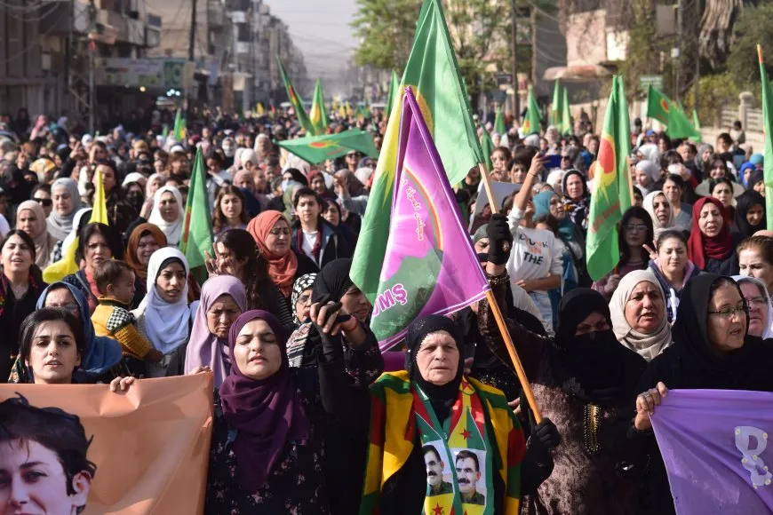 Miles de personas se manifiestan en apoyo a Werîşe Mûradî