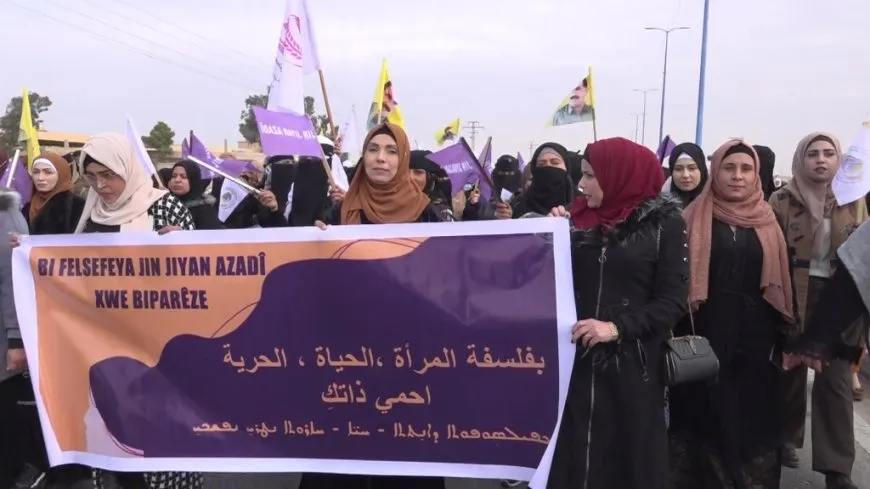 Llaman a la unidad de las mujeres durante el Día Internacional para la Eliminación de la Violencia contra la Mujer