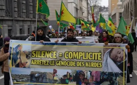 Las protestas en el Parlamento de la UE advierten de la "tragedia humanitaria" en el noreste de Siria