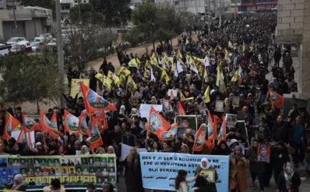 De Kobani, mensaje de políticos y activistas: Reescribiremos la historia con la resistencia de nuestras fuerzas