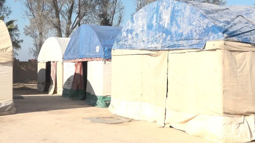 Establecen refugios temporales en Tabqa para los desplazados internos de Shahba