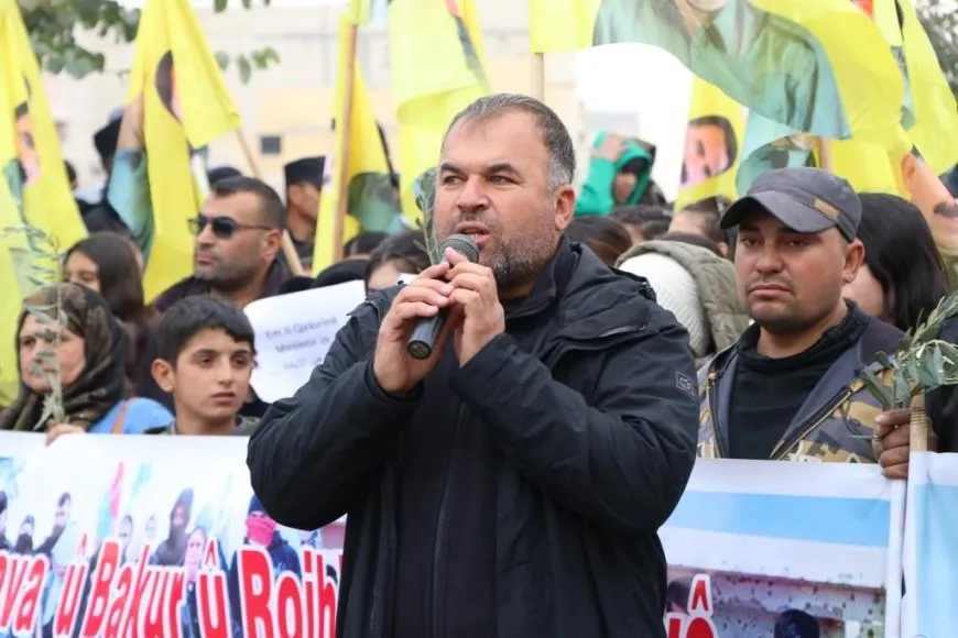Miles protestan contra los ataques en el noreste de Siria