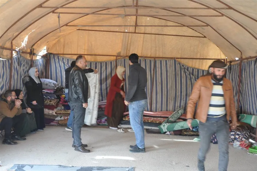 Punto de recogida de ayuda en Al-Hol para apoyar a los desplazados internos de Afrin y Aleppo